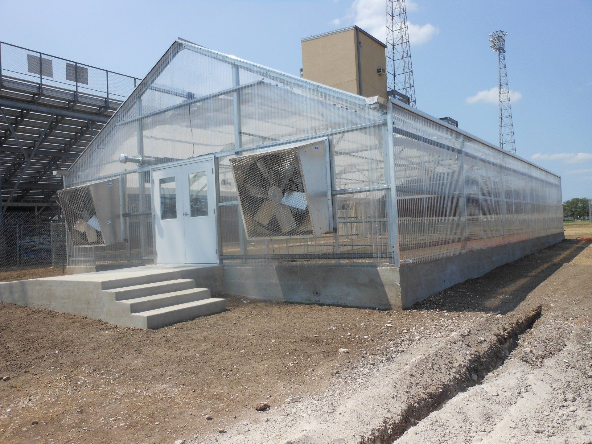 COMMERCIAL GREENHOUSES