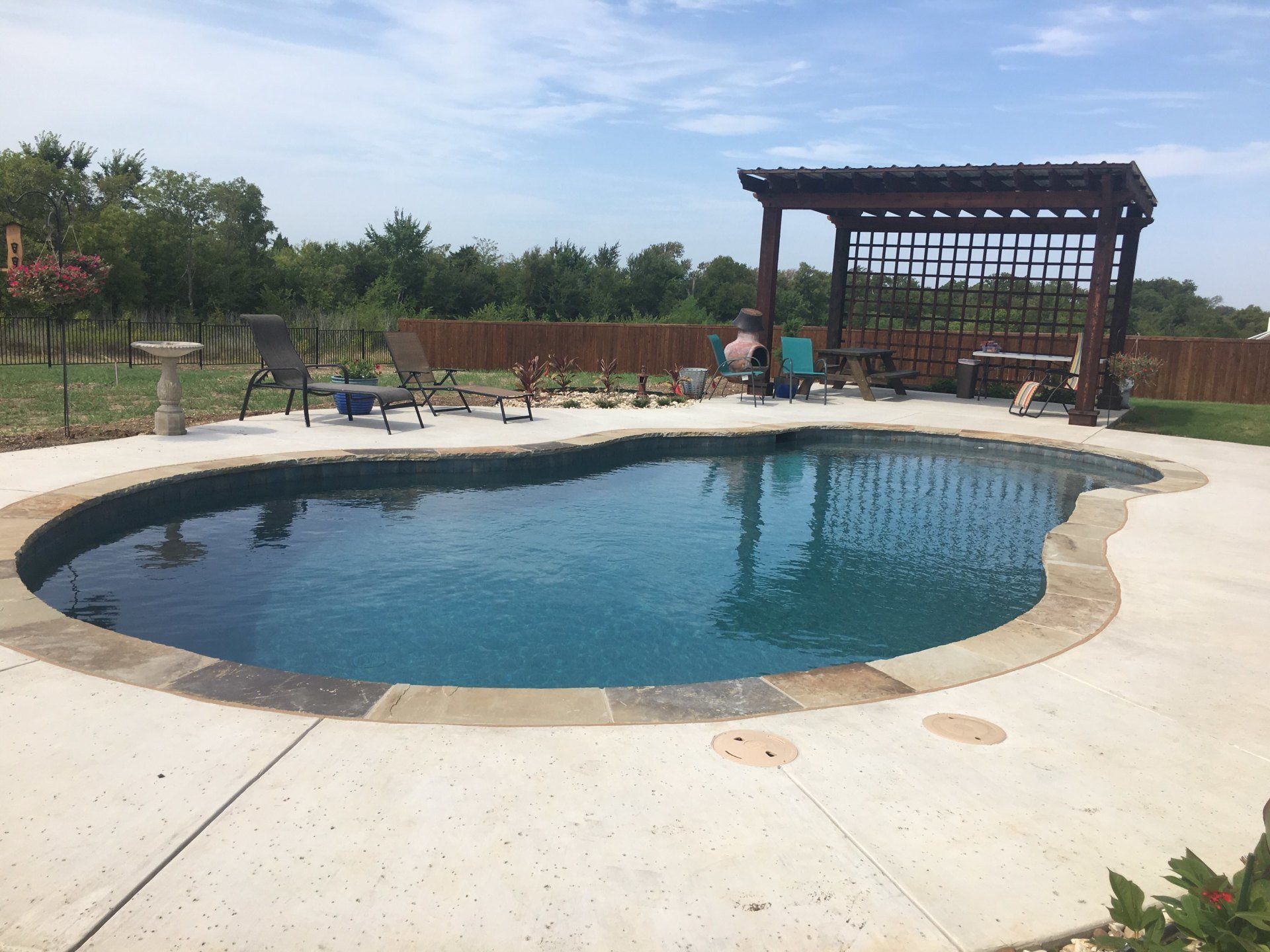 custom pool construction