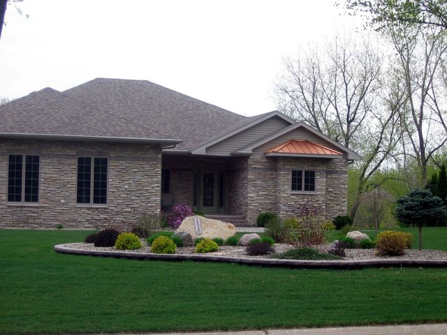 Landscape Lighting | Plant Trees and Shrubs | Mason City, IA