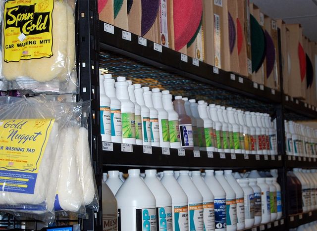 commercial cleaning supply store