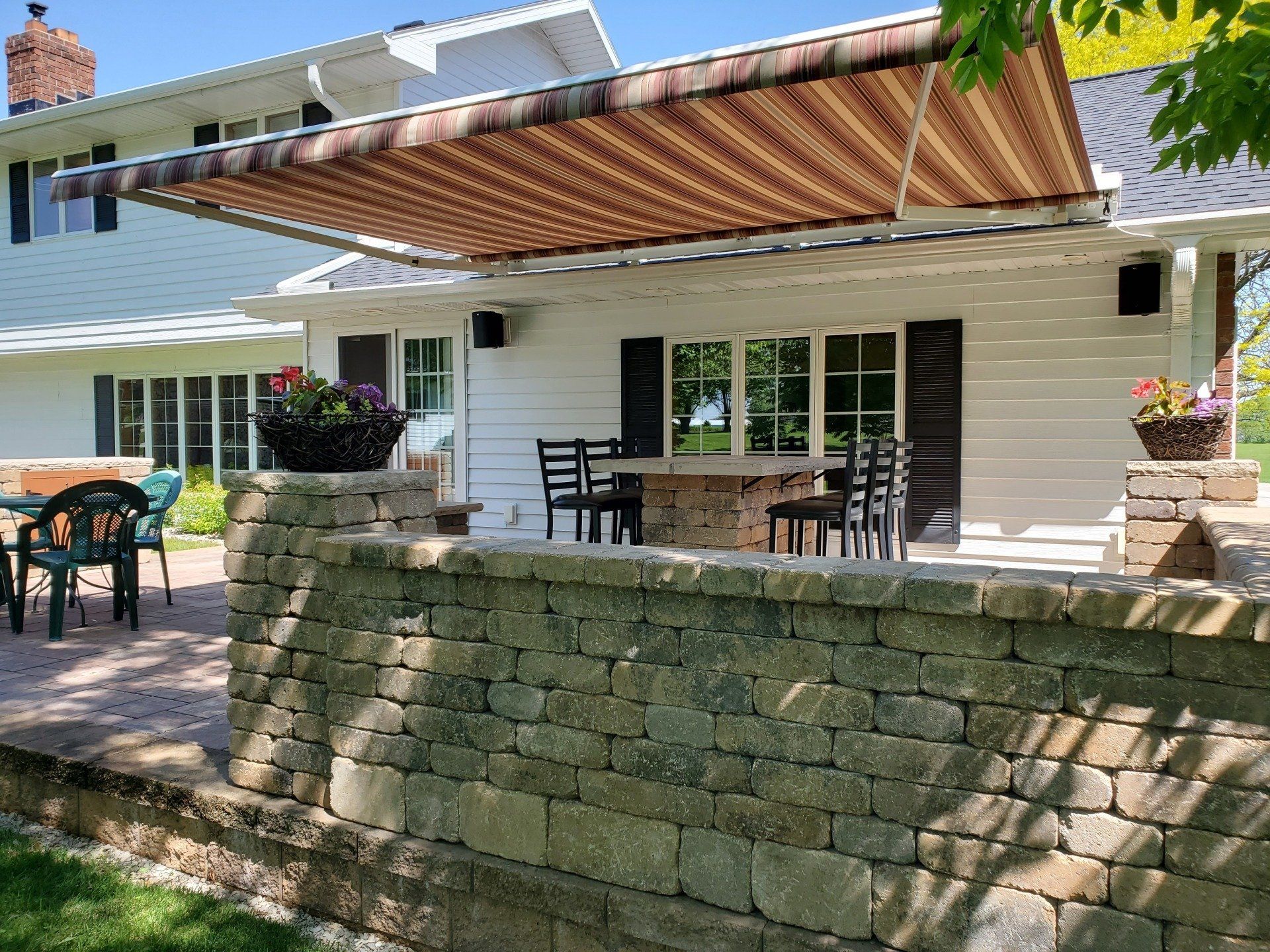 Retractable Awning | Roll-Out Awning | Appleton, WI